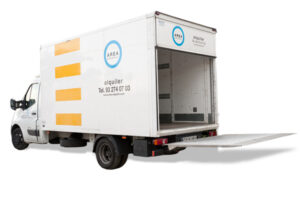 Alquilar Ford Transit y Renault Master Caja Elevador