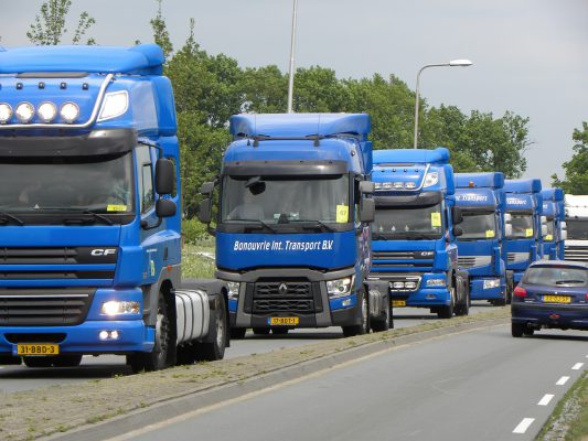 truco para camioneros: Conducir un camión en grupo